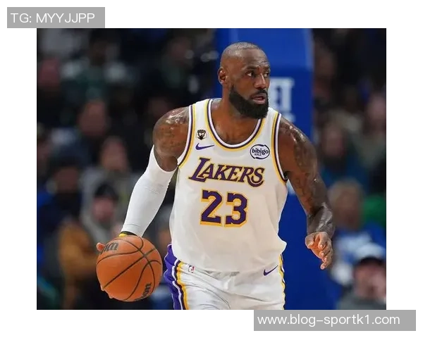 詹姆斯罚球命中率大幅提升近8战89赛季前15场仅65表现反差明显 詹姆斯罚球命中率大幅提升近8战89赛季前15场仅65表现反差明显